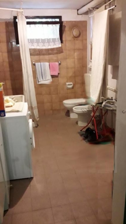 VILLETTA UNIFAMILIARE CON AMPIO GIARDINO VENDO